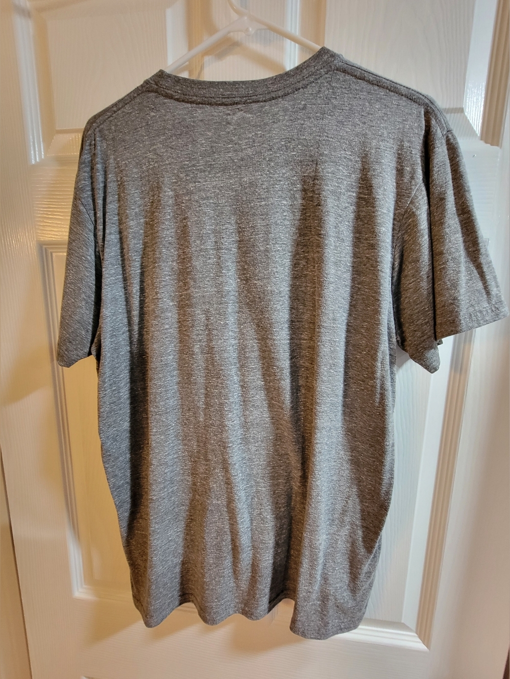 NFL Patriots Super Bowl XLIX Champions tee. This gray shirt is a size L - Picture 3 of 3